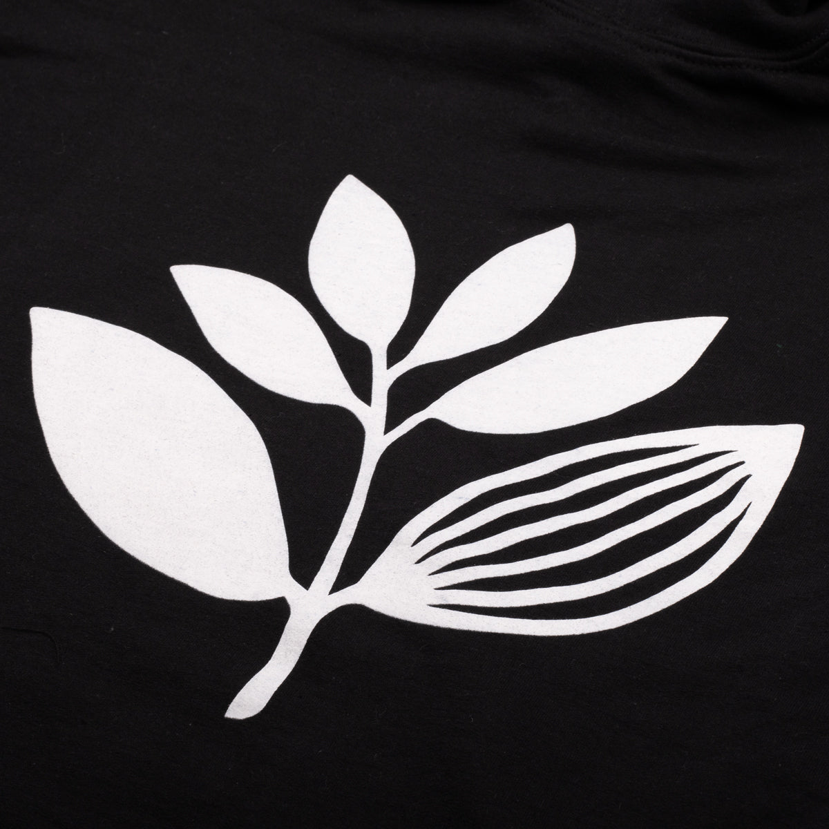 MAGENTA // T-SHIRT // PLANT // BLACK