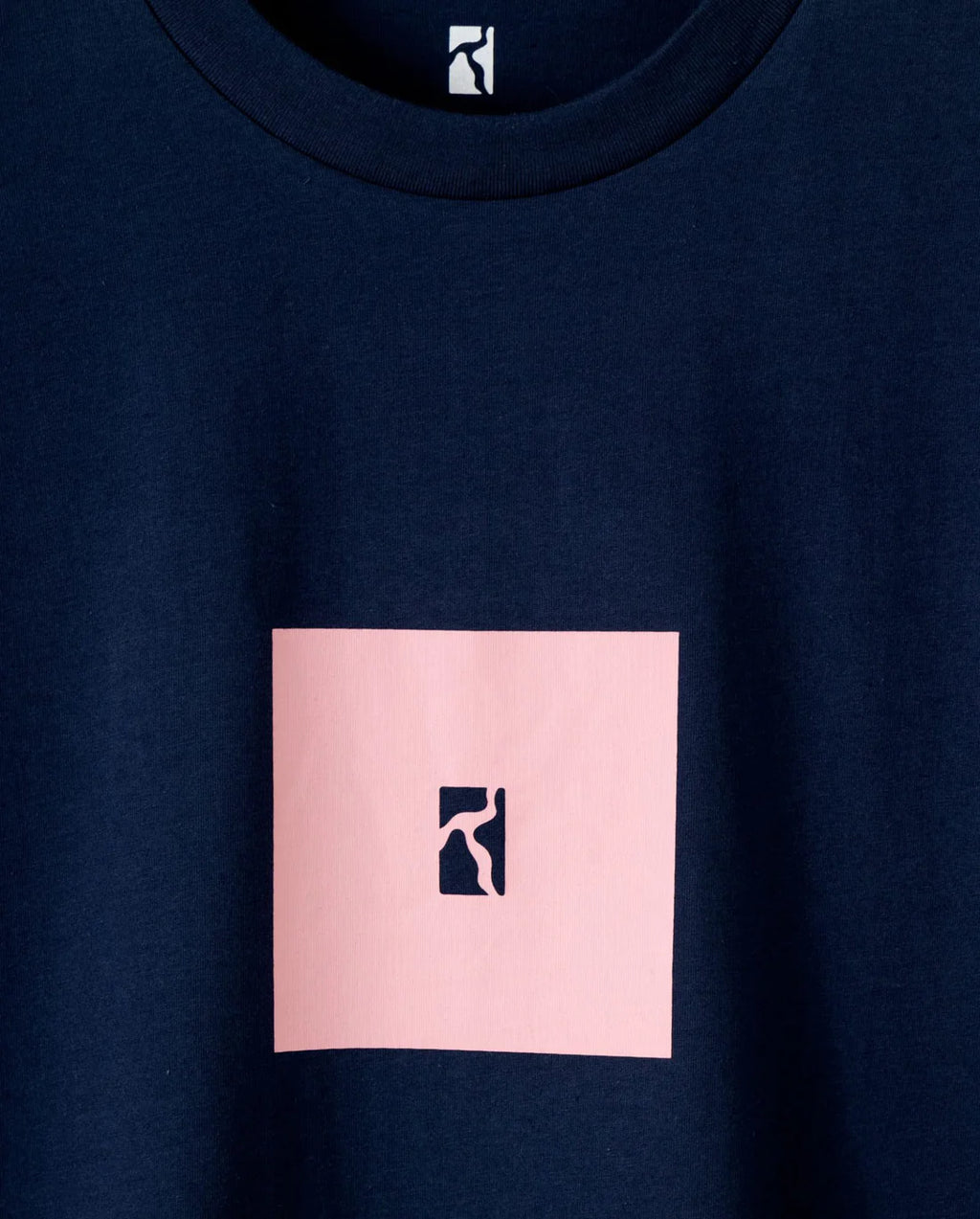 POETIC COLLECTIVE // BOX T-SHIRT NAVY PINK // L